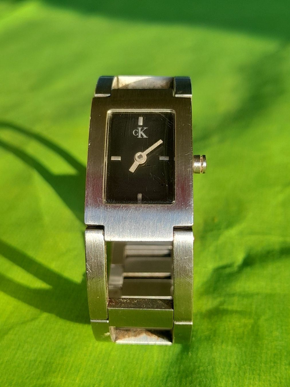 Calvin Klein Montres: Calvin Klein Damenuhr – Défectueux à Aeschi b.Spiez par 52_wochen 2