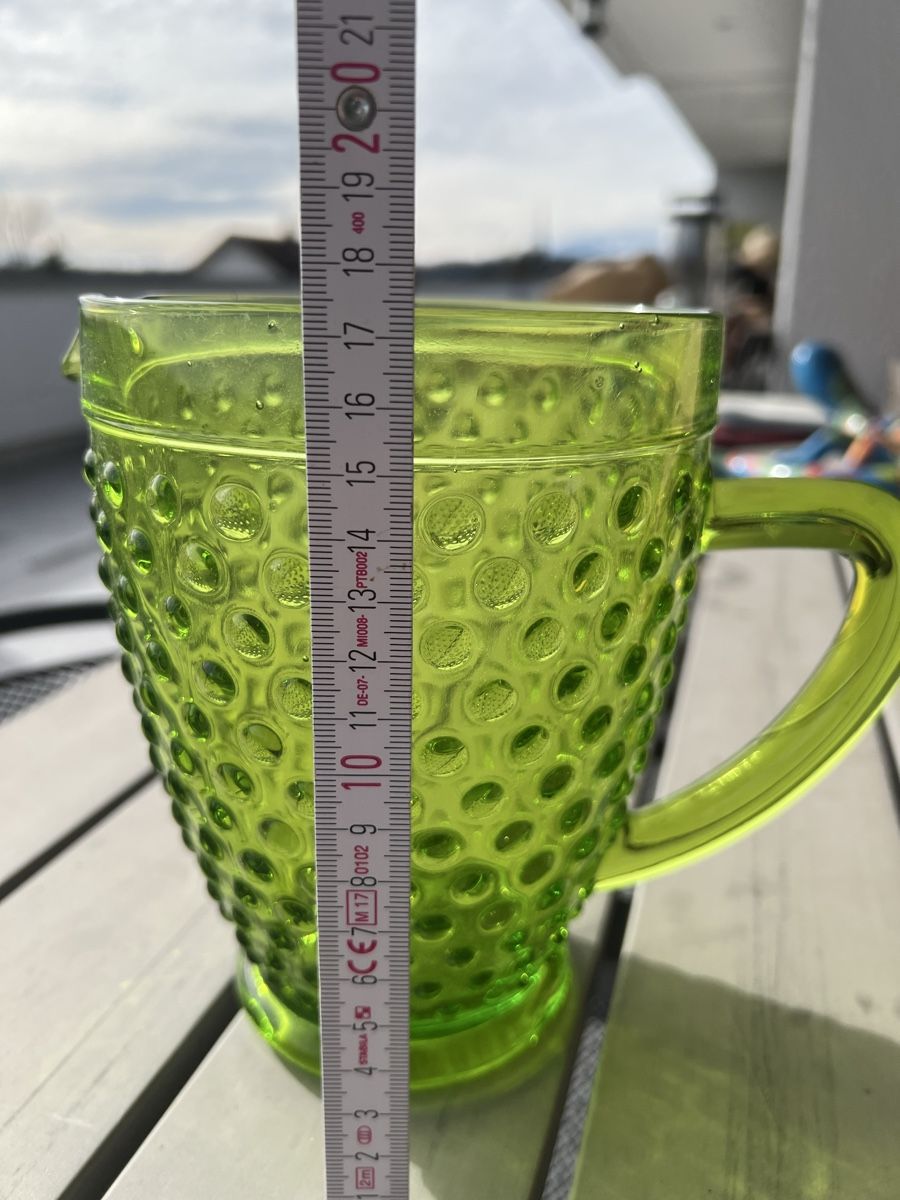 Gläser: Glas-Krug, grün Top-Zustand – Gebraucht aus Wolfwil von Poulet60 2