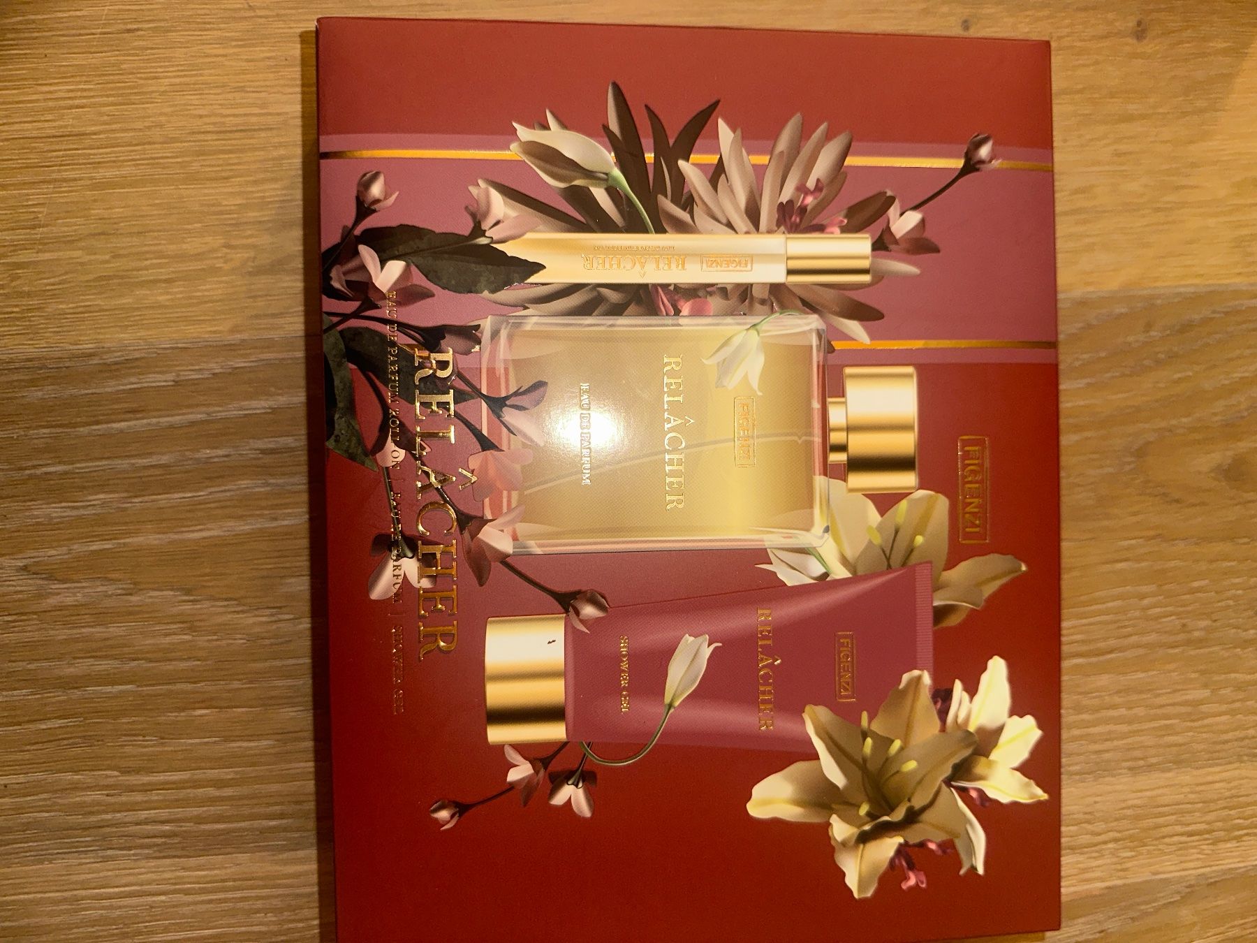 Profumi & Eau de Toilette: Parfüm Set und Face Masken – Nuovo e nell'imballaggio originale da Zürich venduto da beautystore 1