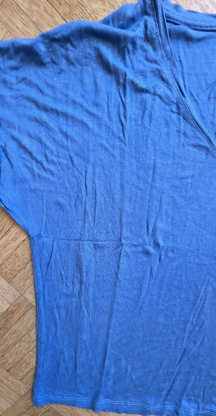 T-shirt: Tshirt bleu pailleté vol v Taille L – Usato da Yverdon-les-Bains venduto da van_dq65 5