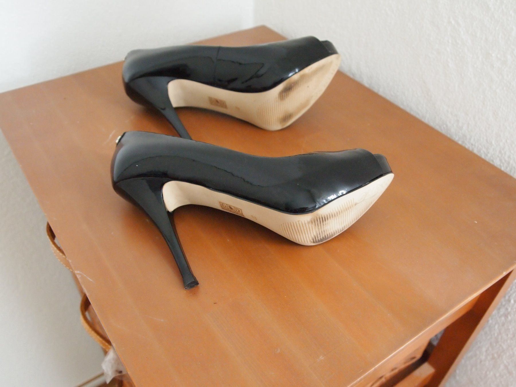Guess Scarpe da donna: Guess Leder Pumps – Usato da Volketswil venduto da ald_2x9b 4