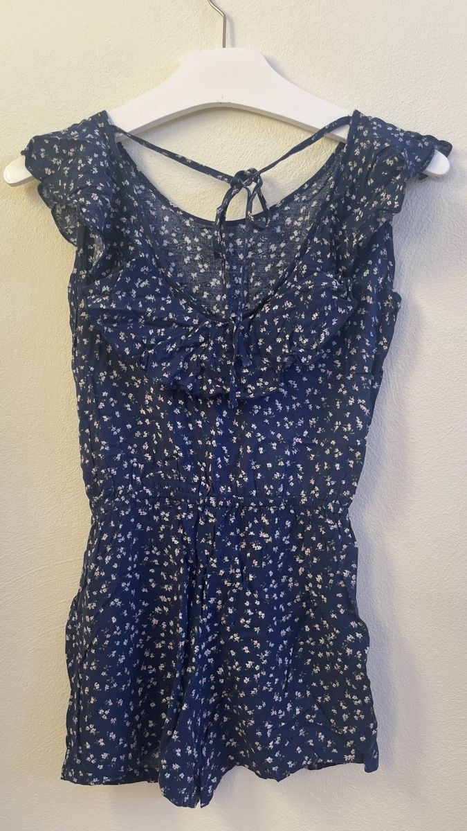 Tute: Jumpsuit dunkelblau mit Blumen, XXS – Nuovo (secondo la descrizione) da Roggwil BE venduto da R.. 1