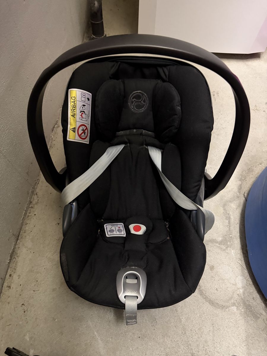 Cybex Seggiolini per auto: Cybex Autositz Set - 3 teilig 0-18kg – Usato da Adlikon b.Regensdf venduto da buf_trw9