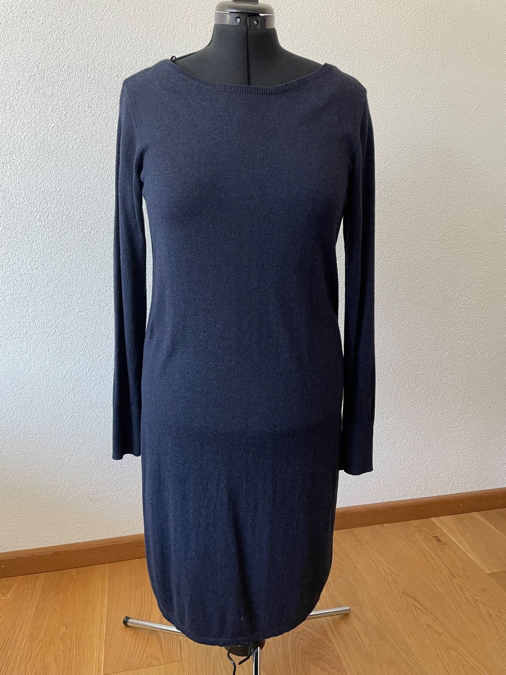 Esprit Robes: Dunkelblaues Strickkleid von EDC Esprit – D'occasion à Buchs SG par Vrenilein