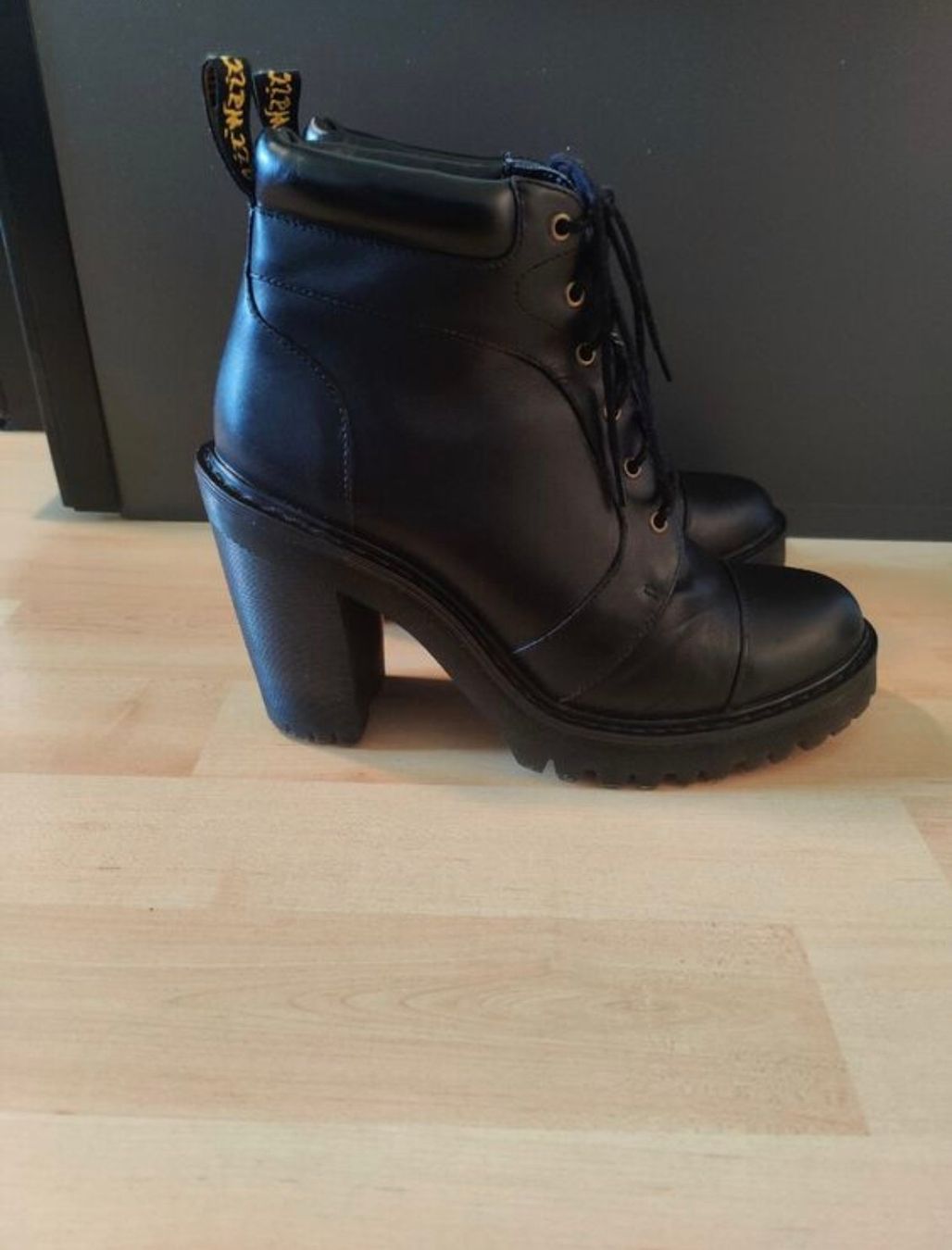 Dr. Martens Scarpe da donna: Dr. Martens Averil 41 – Usato da Laufen venduto da Adrapan 2