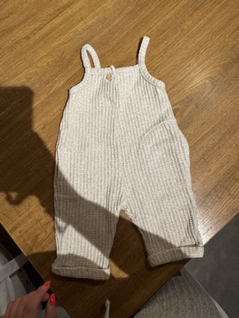 Combinaison Zara bébé 6-9 mois très bon état 2024