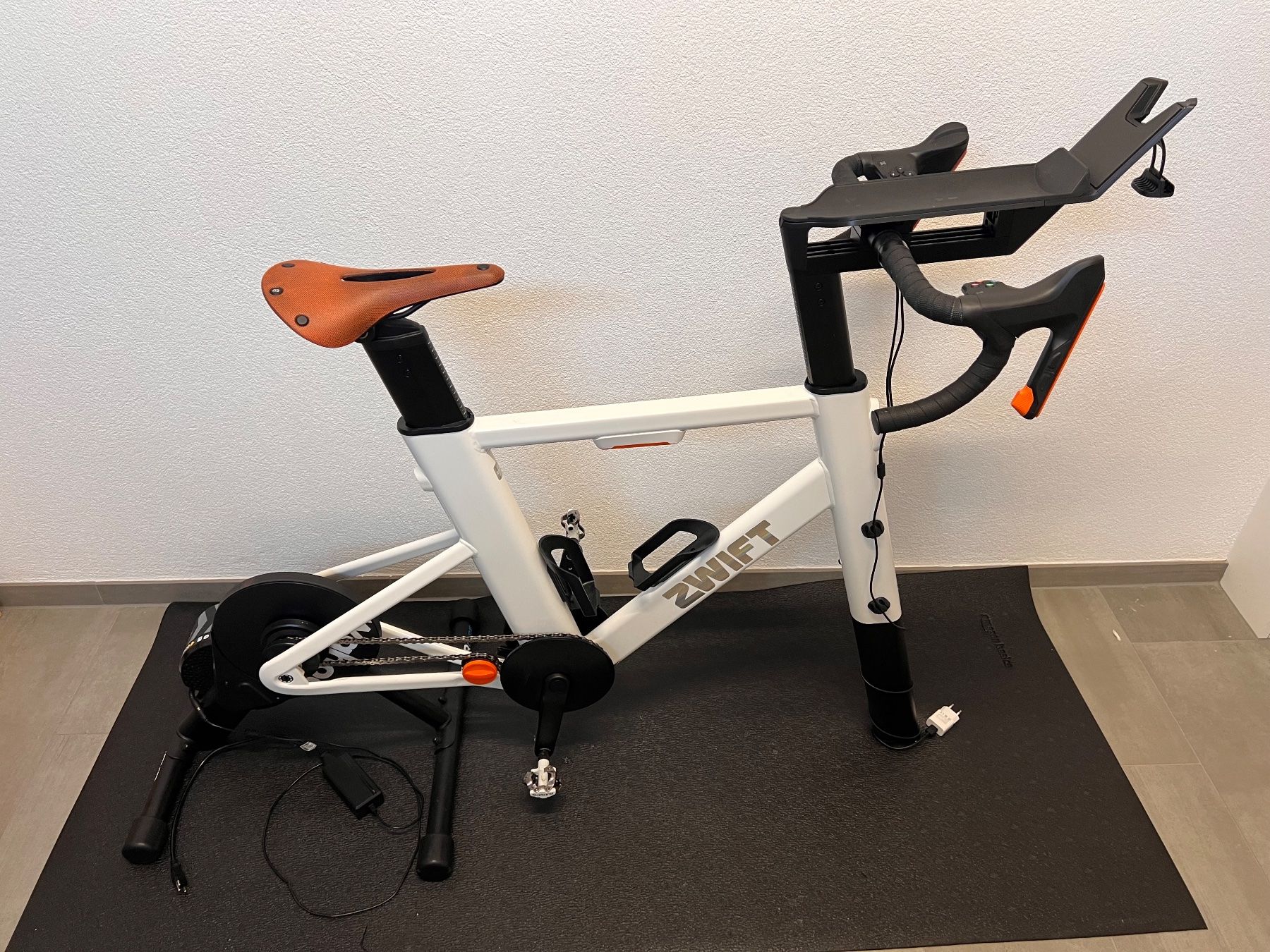 Zwift Hometrainer: Zwift Ride mit KICKR CORE 2 – Usato da Schaffhausen venduto da Nanaimo