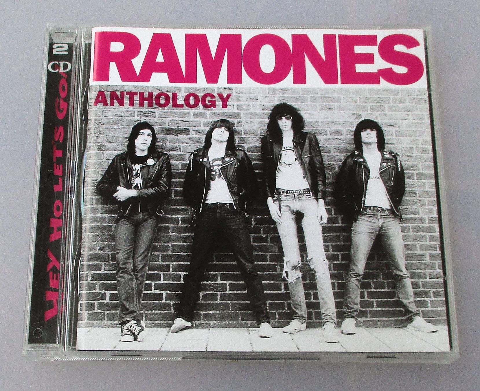 CDs: RAMONES - Anthology 2-CD – Gebraucht aus Wattwil von Muriel11