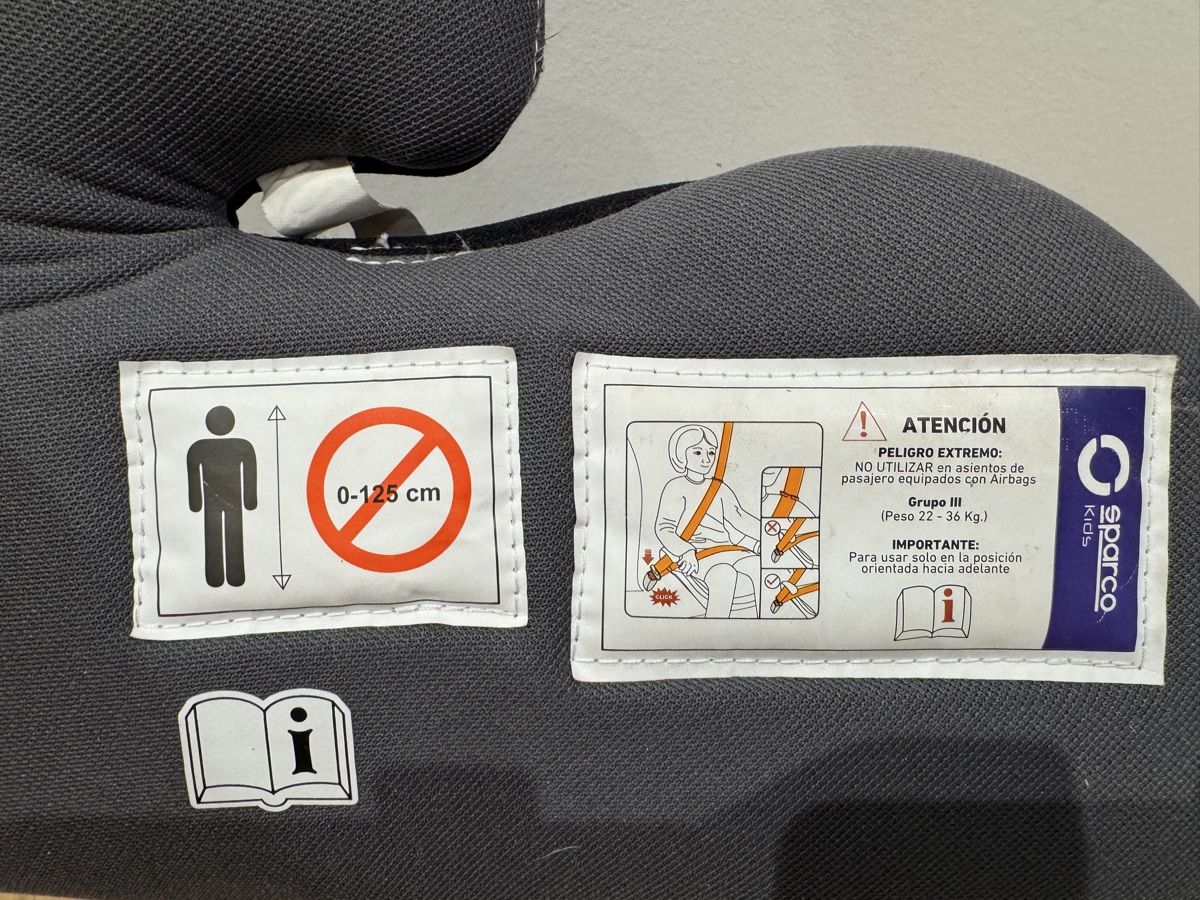 Sparco Auto-Kindersitze: Sparco Booster Seat black – Gebraucht aus Basel von robbasel 1