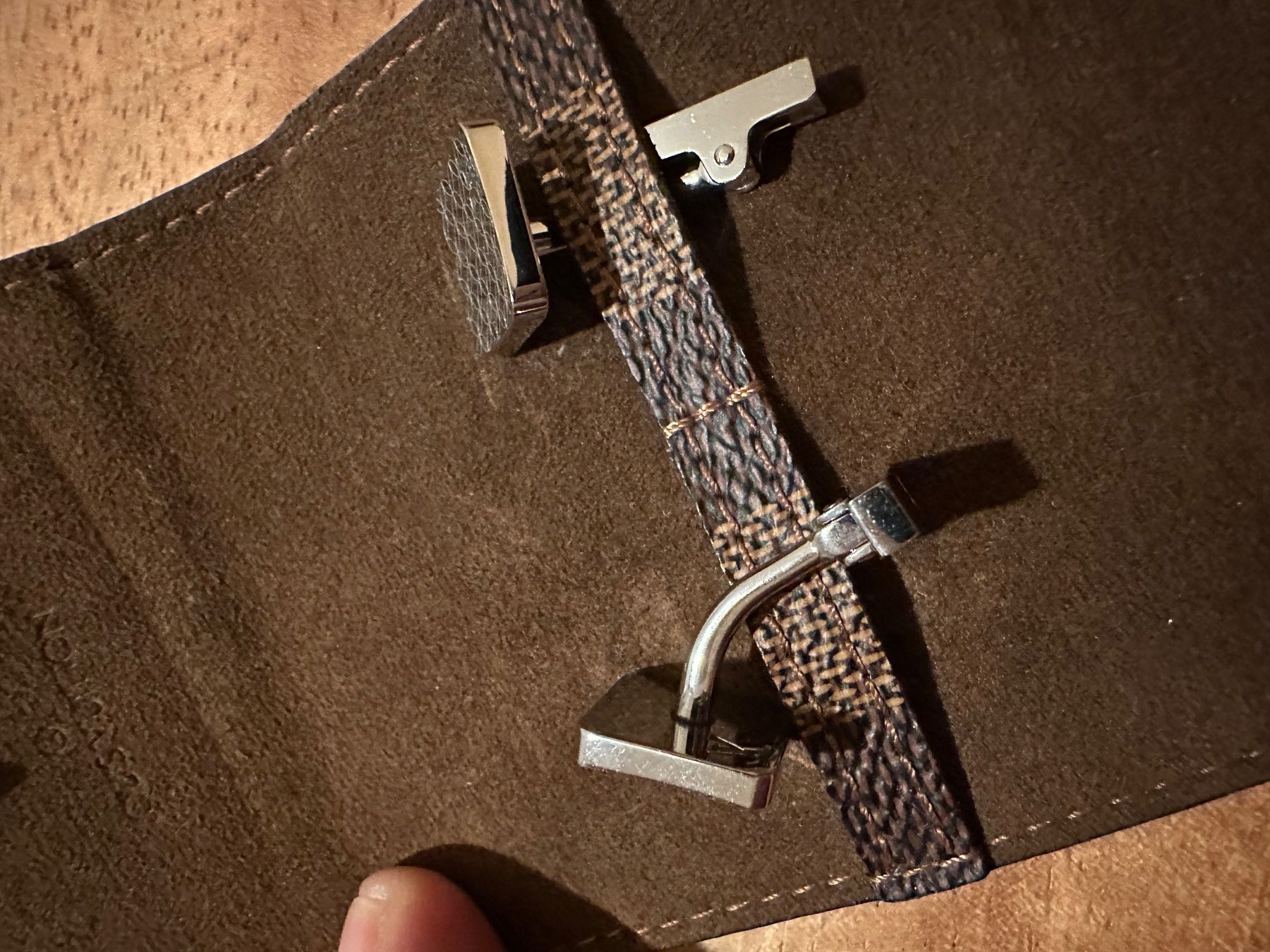 Louis Vuitton Manschettenknöpfe: Louis Vuitton Manschettenknöpfe M65043 – Gebraucht aus Stans von go__hh9x 5