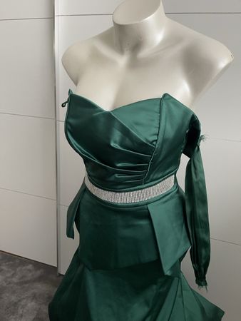 Elegantes dunkelgrünes Kleid 💚