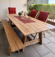 Massive Garten-Garnitur aus Holz – Tisch, Bank & 3 Stühle