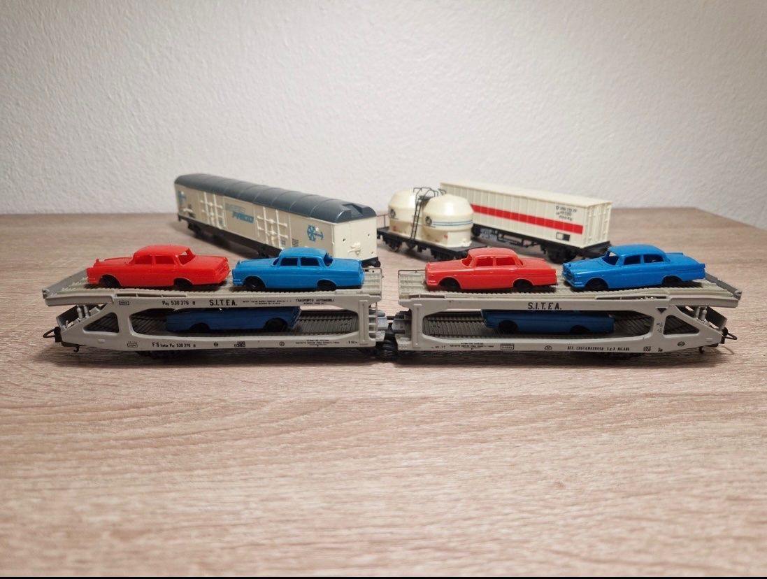 Lima Modellini di ferrovie: Lima 4 x Güterwagen H0 (P) – Usato da St-Aubin-Sauges venduto da Lo_Go 2