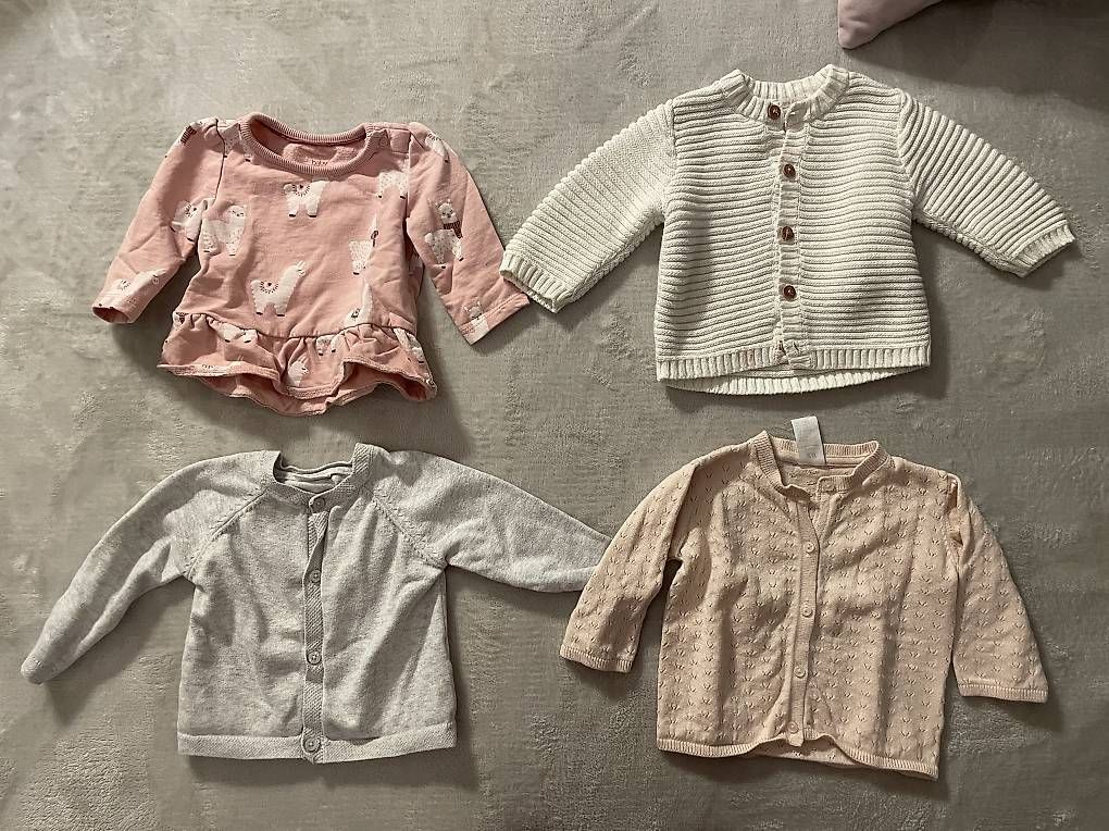 Lotti & Set di vestiti: Strickjacken Gr.62 – Usato da Aarburg venduto da runningchicken
