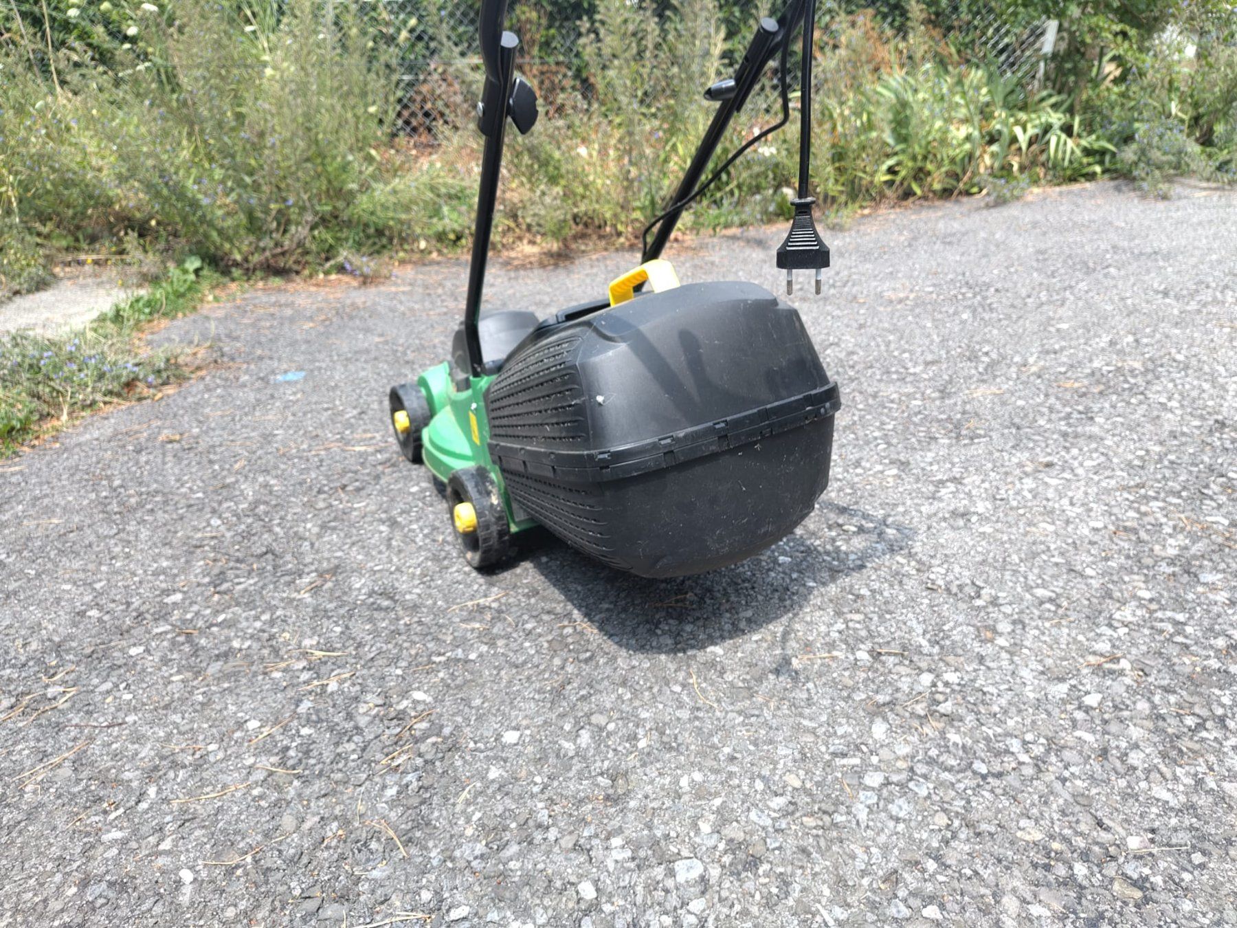 Tagliaerba: Petite tondeuse à gazon électrique – Usato da Hinterkappelen venduto da ale_jw55 4