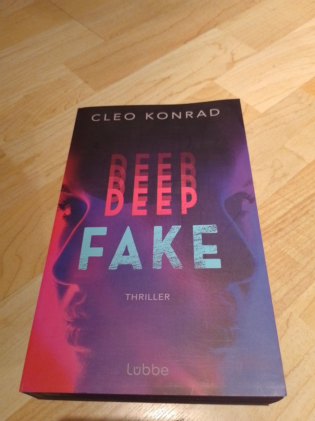 Libri: Deepfake - Thriller, Cleo Konrad – Usato da Niedergampel venduto da jen_c2xq