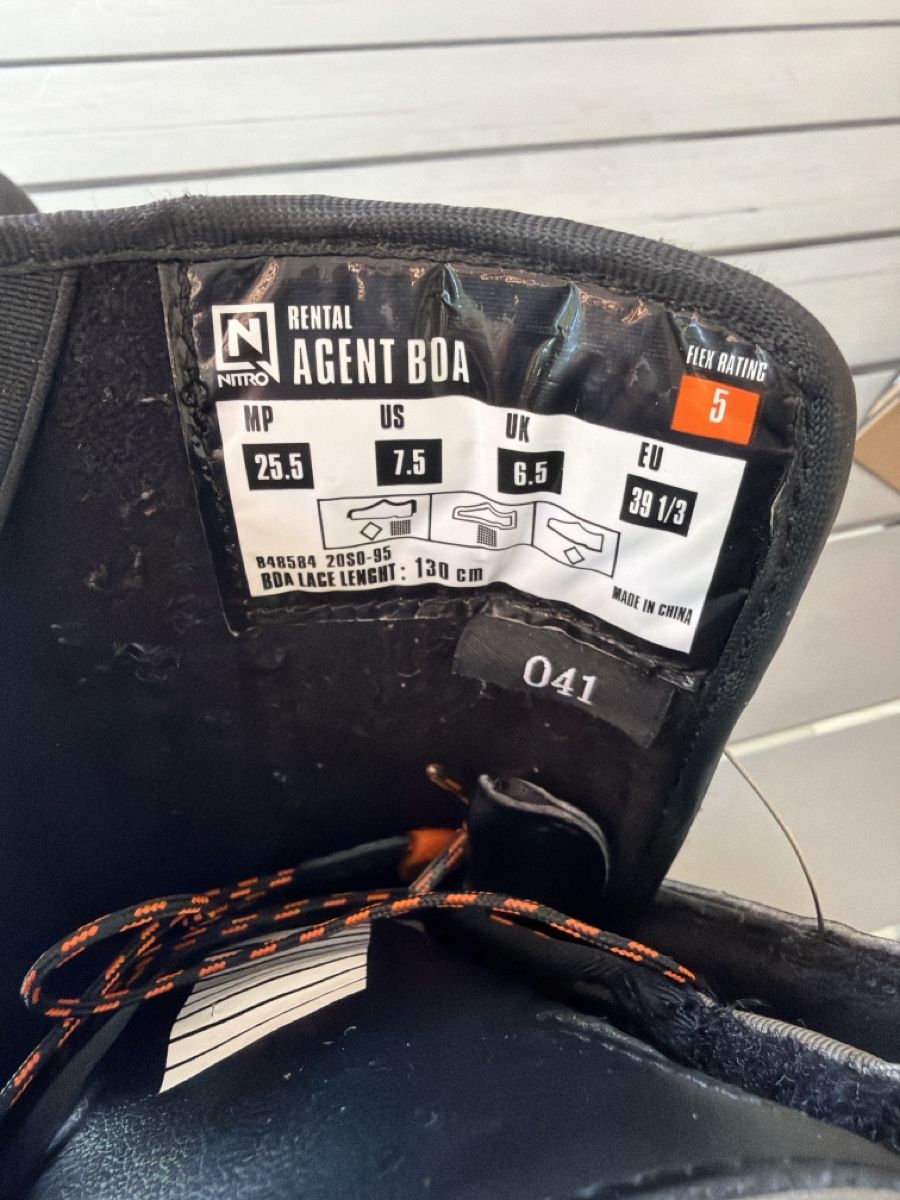 Chaussures garçon: Boots de snowboard Nitro – D'occasion à Marin-Epagnier par hibiscus26 5