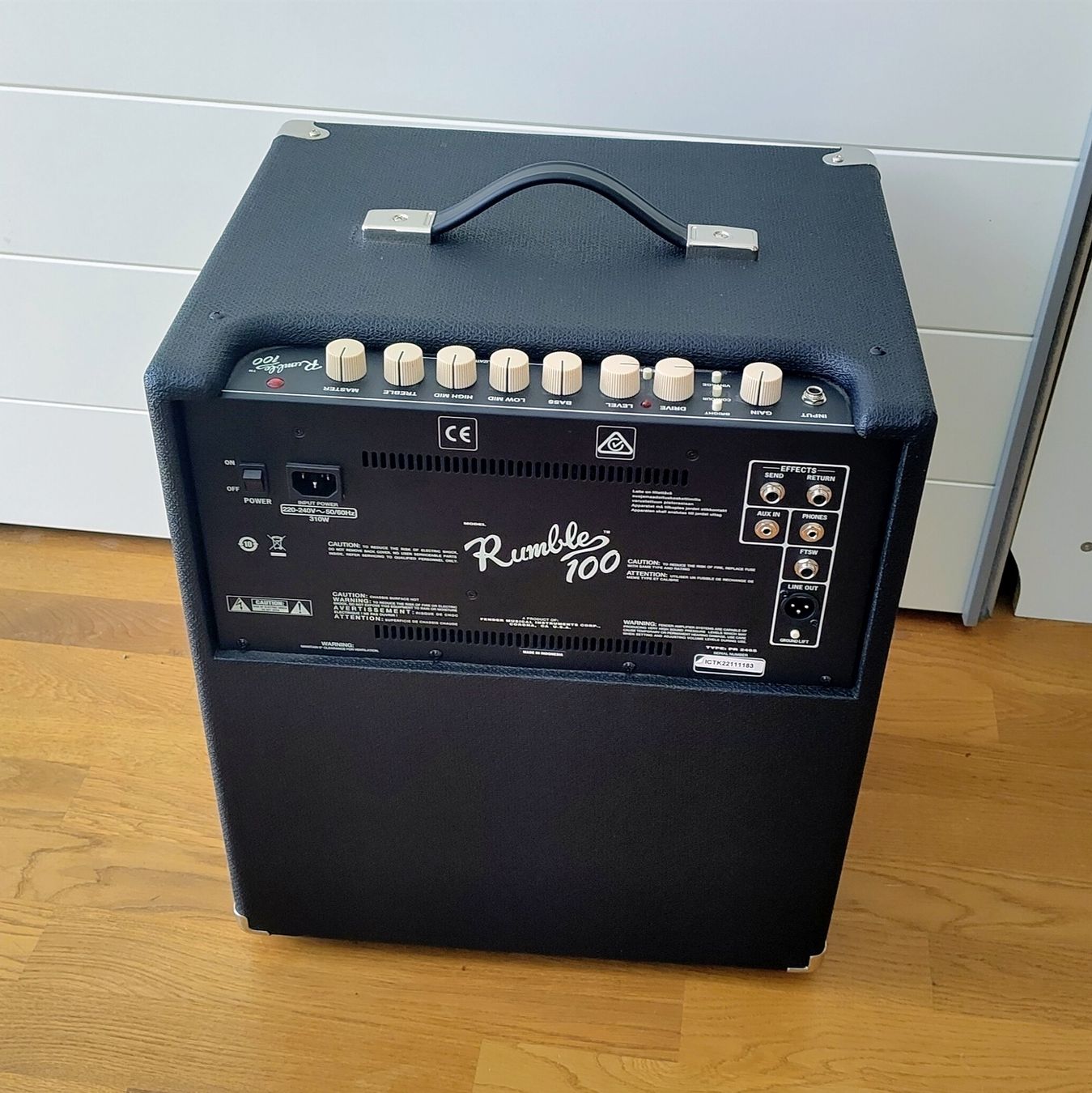 Fender Amplificatori: Fender Rumble 100 Basscombo mit Cover – Usato da Wabern venduto da Kos7 3