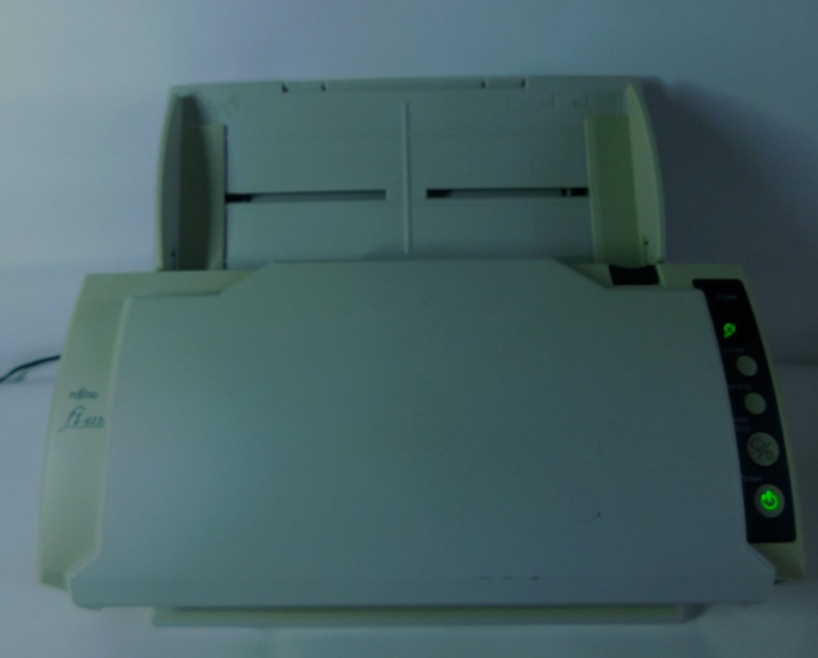 Fujitsu Scanner: Fujitsu fi-6110 scanner desktop – Usato da Emmenbrücke venduto da Neverlaand-22