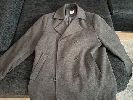 Grauer Mantel von Zalando Essentials