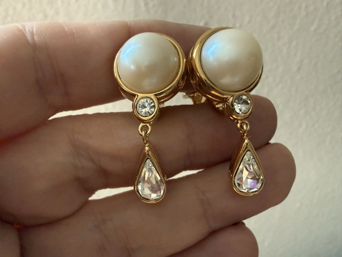 Orecchini pendenti & Orecchini a lobo: ✨Vintage Perlen- und Strass-Ohrringe – Usato da Lamone venduto da LaCantinaMagica 1
