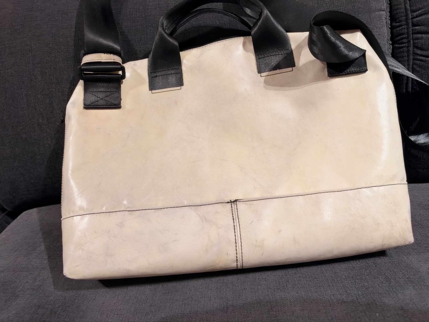 Freitag Borse: Weisse Laptoptasche von Freitag – Usato da Zürich venduto da mar_y97k 2
