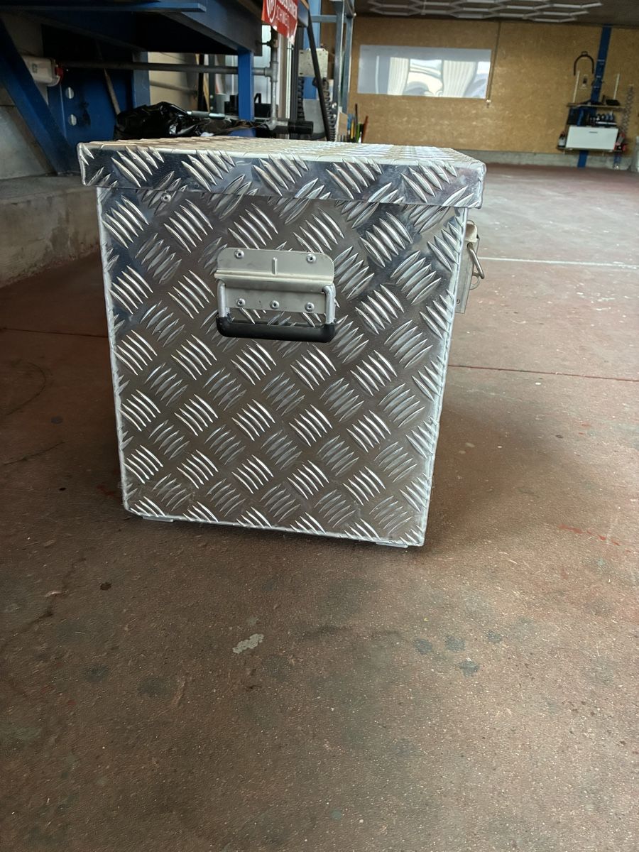 Casse di trasporto: Alu-Riffelblech Box – Nuovo (secondo la descrizione) da Busswil BE venduto da top_6sdg 3