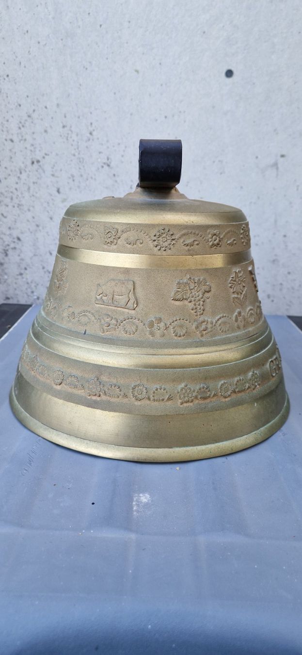 Glocken & Treicheln: Berger Glocke – Gebraucht aus Fischenthal von sackblitz 2