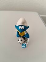 Fussball Schlumpf mit Ball