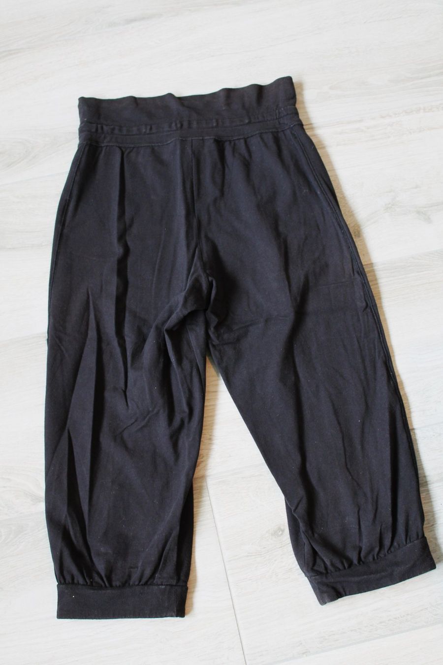 Nike Pantaloni: Pantacourt NIKE taille 158 – Usato da Chez-le-Bart venduto da jasse 1