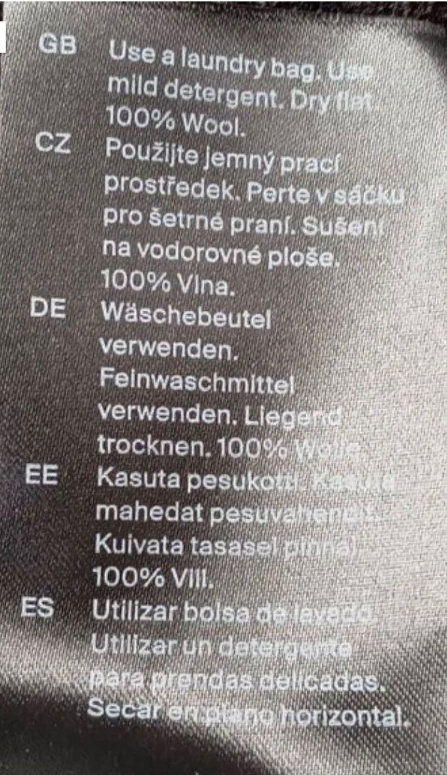 Cos Lots de vêtements: 2 Strickkleider mit Stehkragen COS – D'occasion à Zürich par esk_6ymz 4