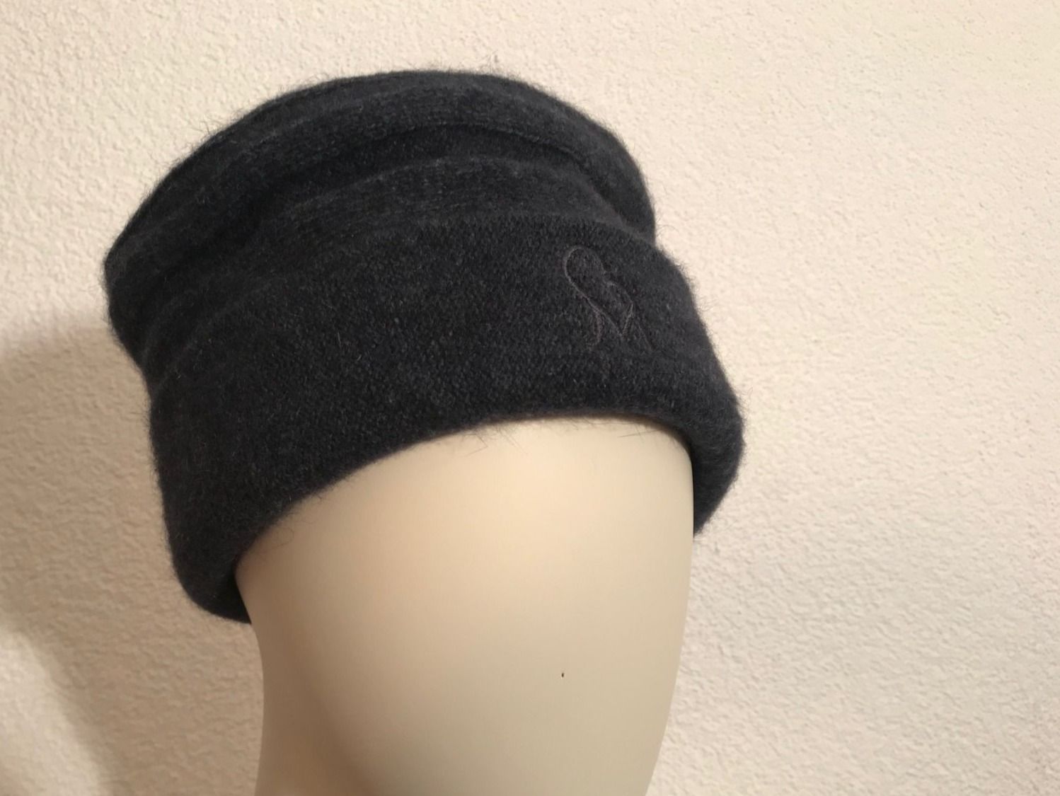 Chapeaux, bonnets & casquettes: Possum Strickhut schwarz – Neuf avec emballage d'origine à Zollikofen par marys-choice 1