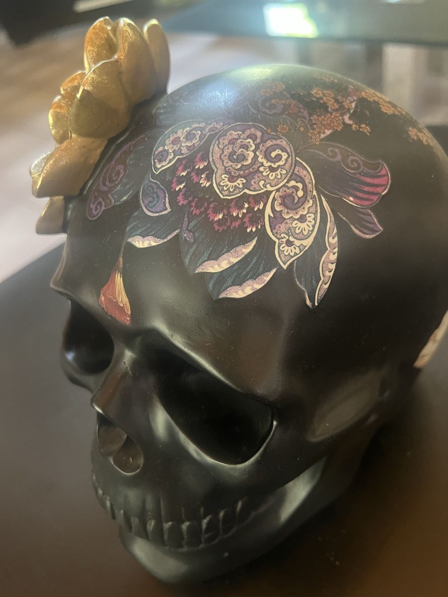 Kare Tutte le decorazioni: Deko Objekt Flower Skull 22cm – Nuovo (secondo la descrizione) da Lugnorre venduto da cla_j6bq 1