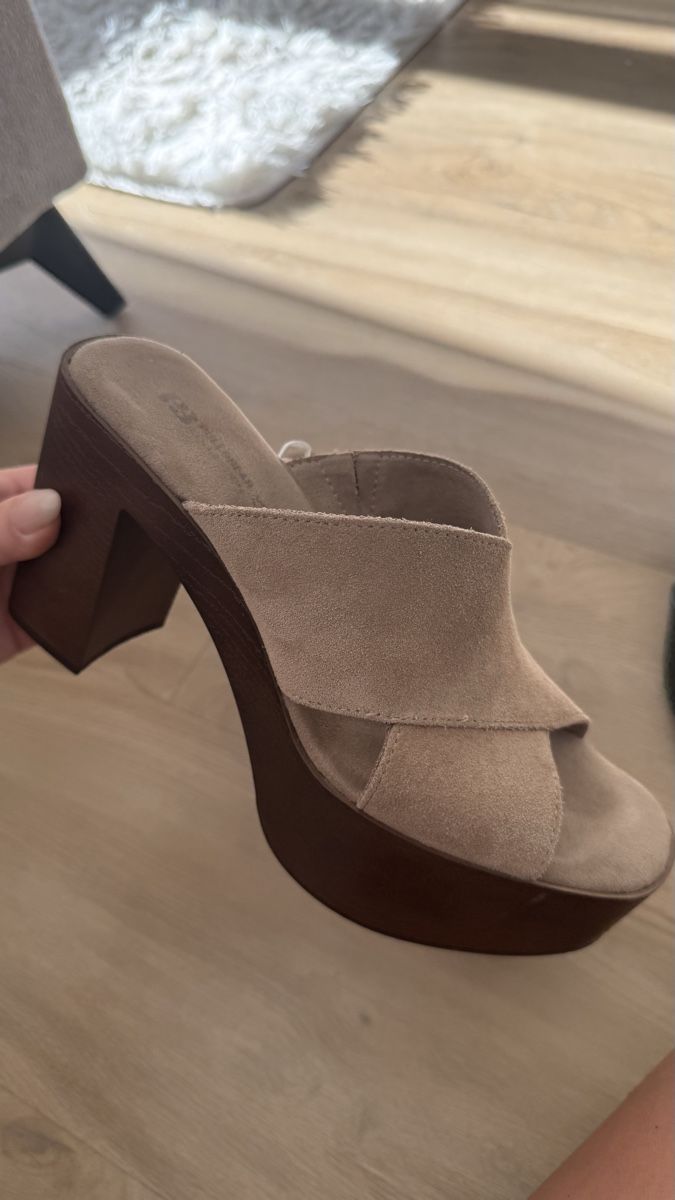 Pull&Bear Scarpe da donna: Mules Pull&Bear beige plateforme talon taille 37 – Nuovo (secondo la descrizione) da Biel/Bienne venduto da diana.diana 2