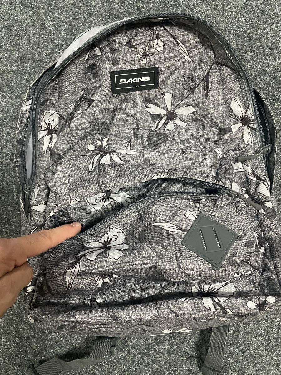 Dakine Rucksäcke: Dakine Rucksack grau mit Muster. Neu! – Neu (gemäss Beschreibung) aus Lupsingen von McFly12 1