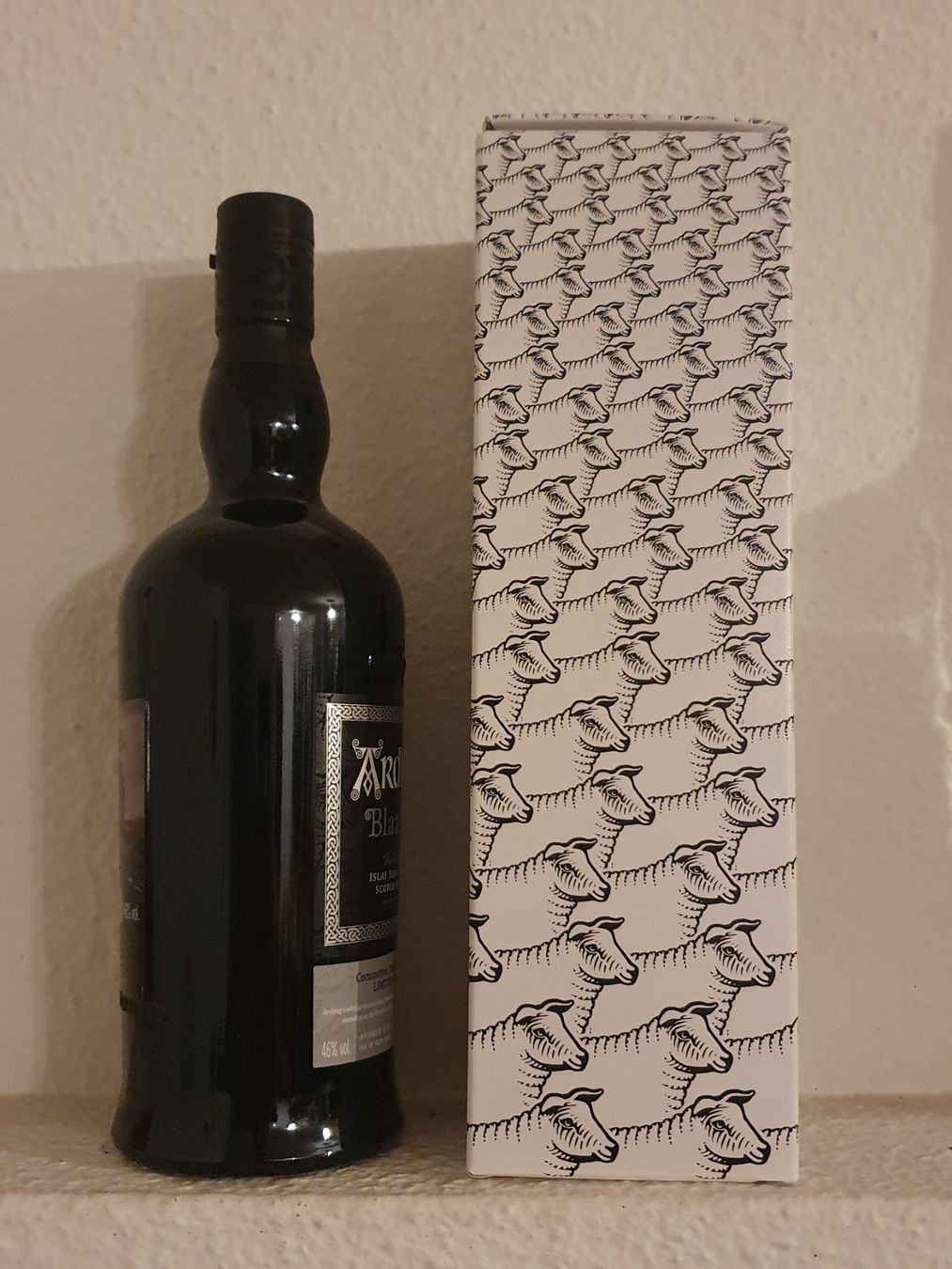 Ardbeg Spirituosen: Ardbeg Blaaack – Neu und originalverpackt aus Langnau am Albis von jer_pm72 1