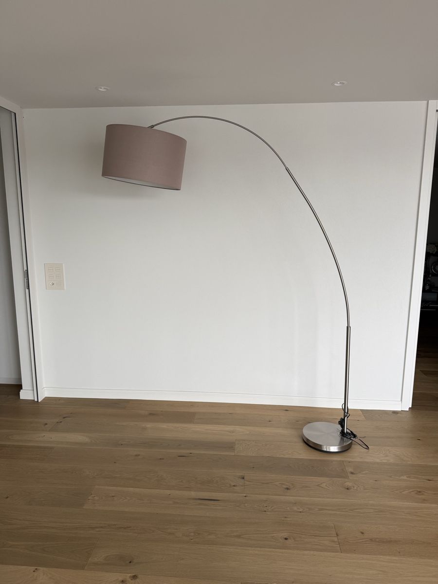 Lampen: Stehlampe – Gebraucht aus Schindellegi von 8834Sch