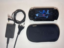 PSP 1004 Bundle inkl. 7 Spielen, Ladekabel & Schutzhülle