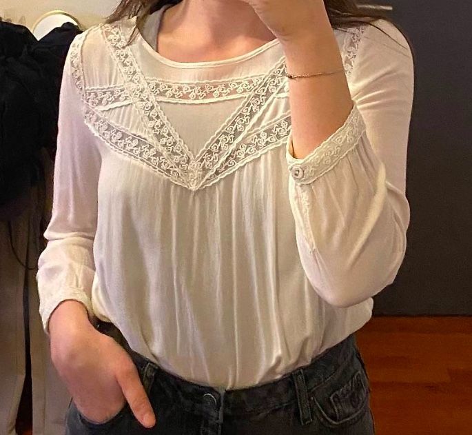 Chemisiers: Review Bluse mit Spitze, creme – D'occasion à Embrach par ale_v5qn 4