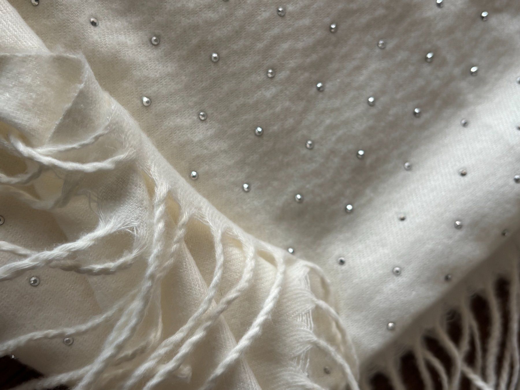 Foulard & Sciarpe: Schal mit Silber Punkten, NEU, 100 % Viscose – Usato da schmerikon venduto da nicole091 2