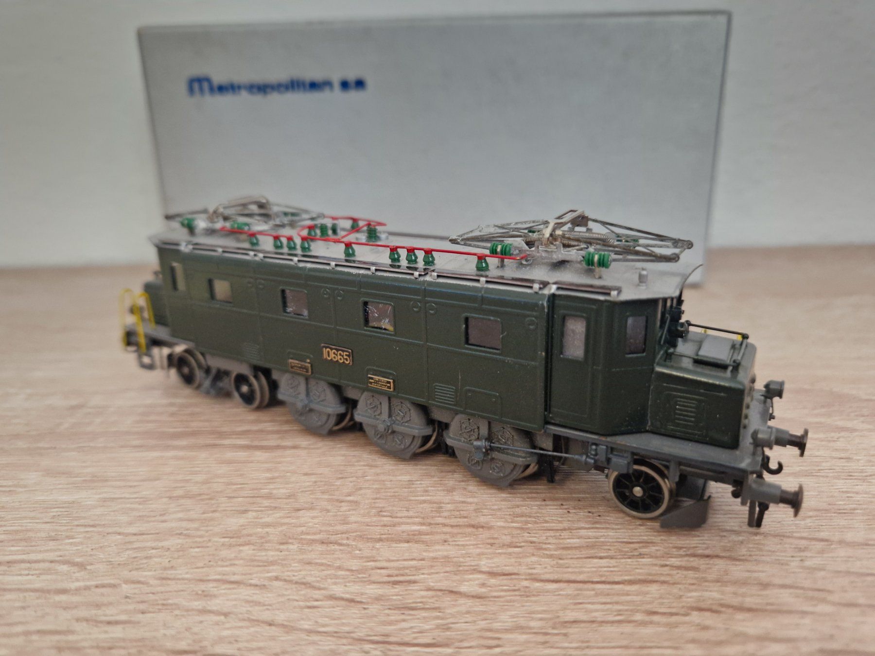 Metropolitan Modellini di ferrovie: Metropolitan 520 Silver E-Lok Ae 3/6 SBB H0 – Usato da St-Aubin-Sauges venduto da Lo_Go 3
