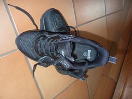 Schwarze Bench SneakerTurnschuhe, 36 neu