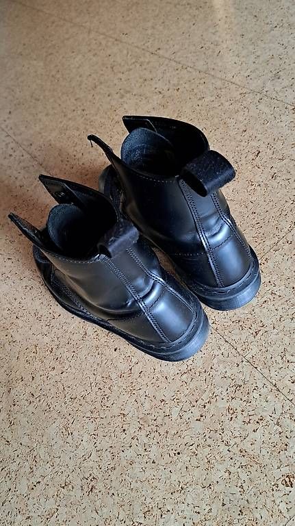 Chaussures hommes: Dr. Martens,schwarz, 40 – D'occasion à Wolfwil par Mim015 1