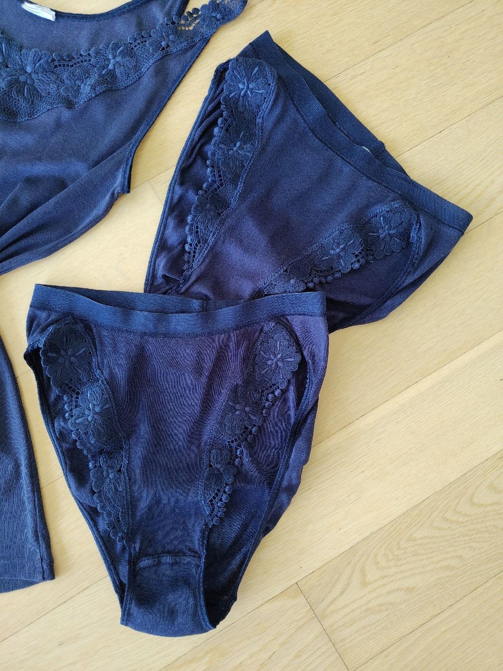 Hanro Altra biancheria intima: HANRO Underwear Lace Set Size XS – Usato da Buchrain venduto da QueenyHE51 5