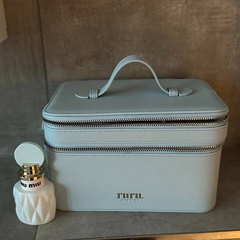 Custodie per cosmetici: Hellblauer Make-up- & Schmuck-Organizer  Neu – Nuovo (secondo la descrizione) da Zürich venduto da olg_2f26 3