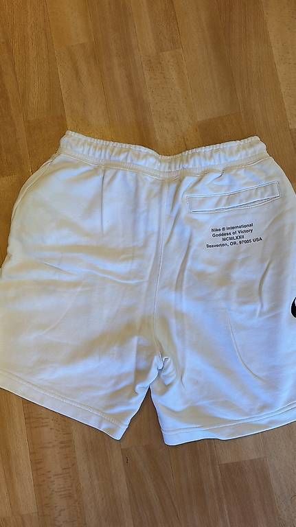 Pantaloni: Pantaloncini Nike  – Usato da Riva San Vitale venduto da ame_rtg5 1