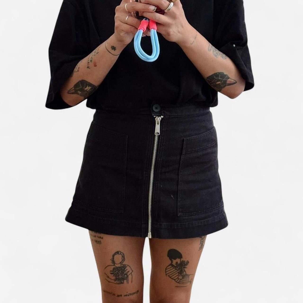 Weekday Gonne: WEEKDAY patty mini skirt – Usato da Zürich venduto da h_studio_edit 2