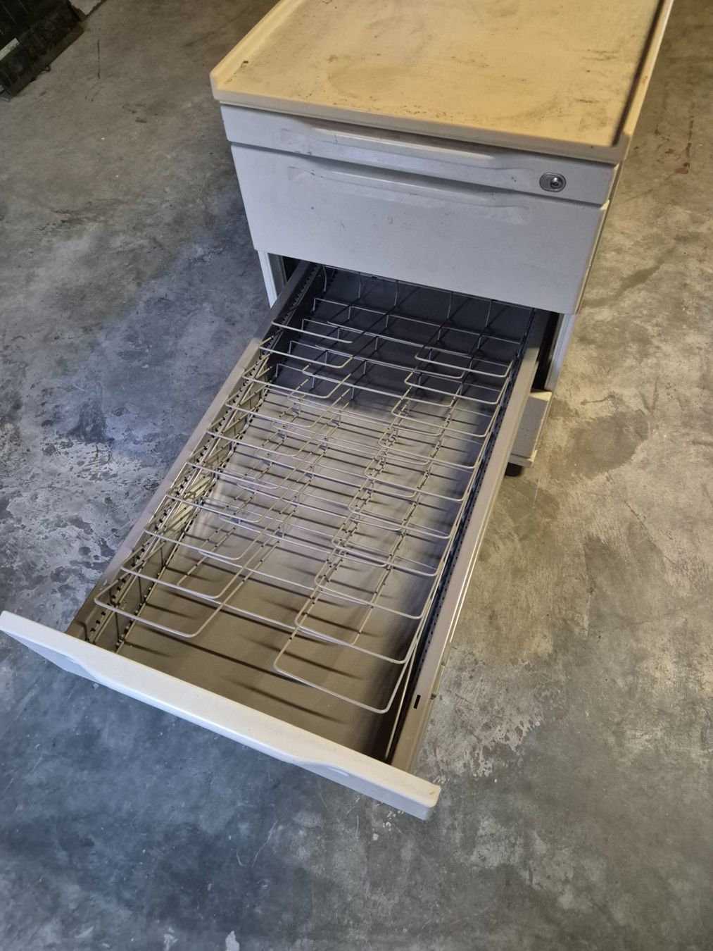 Armoires: Büro Schubladenschrank – D'occasion à Aeschau par Johann.W 3
