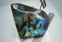 Labradorit   Figur  8cm x  8 cm   ..