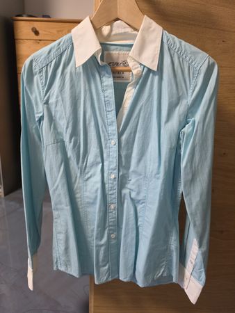 Damen Hemd Esprit hellblau Grösse 34, guter Zustand